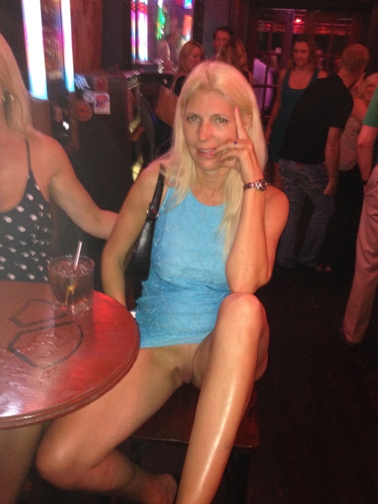 Blonde MILF show her body - 79 Photos 