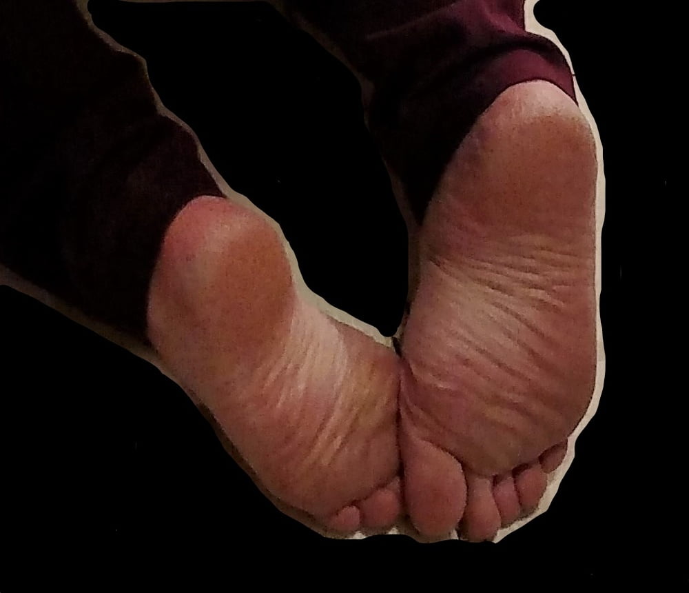 PAWG BBW Wifes Wrinkled Feet Wide Soles 14 Pics