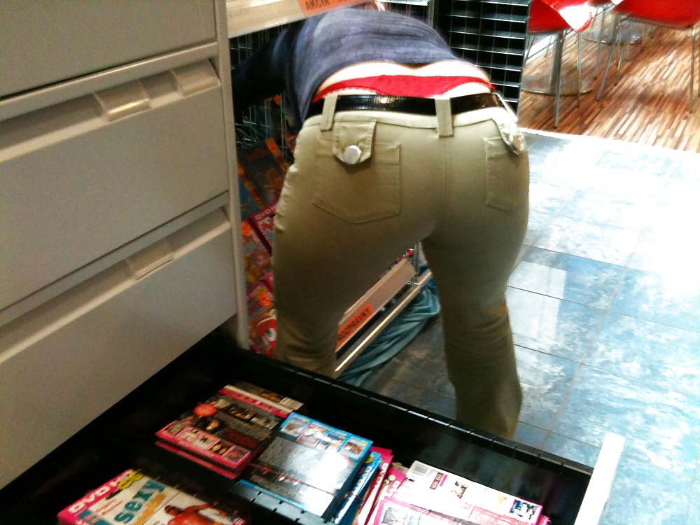 XXX Candid red thong big ass in tight jeans