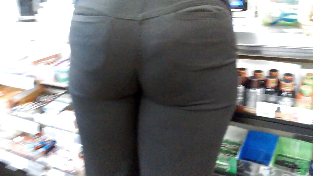 XXX phat ass at 7 eleven
