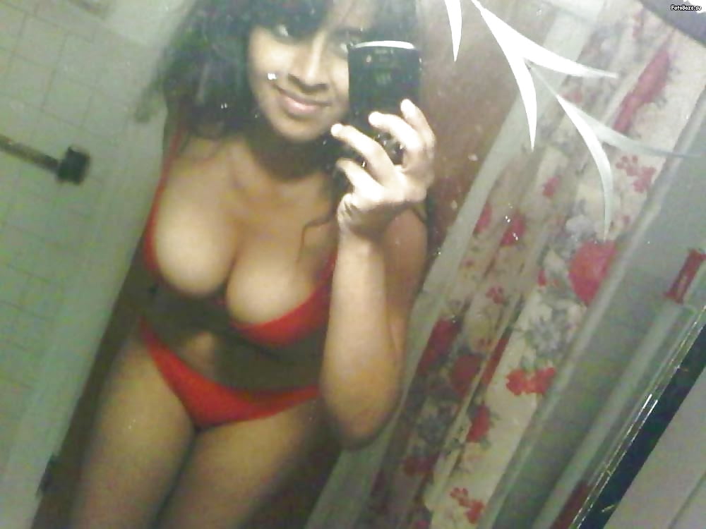 XXX Hot Indian teen showing off