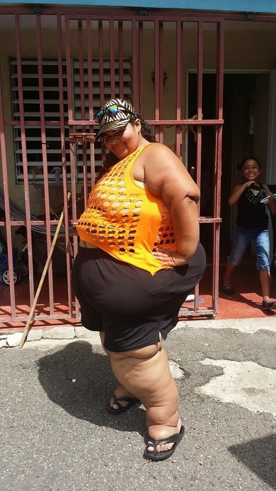 Fat legs Brazilian babe - 41 Photos 