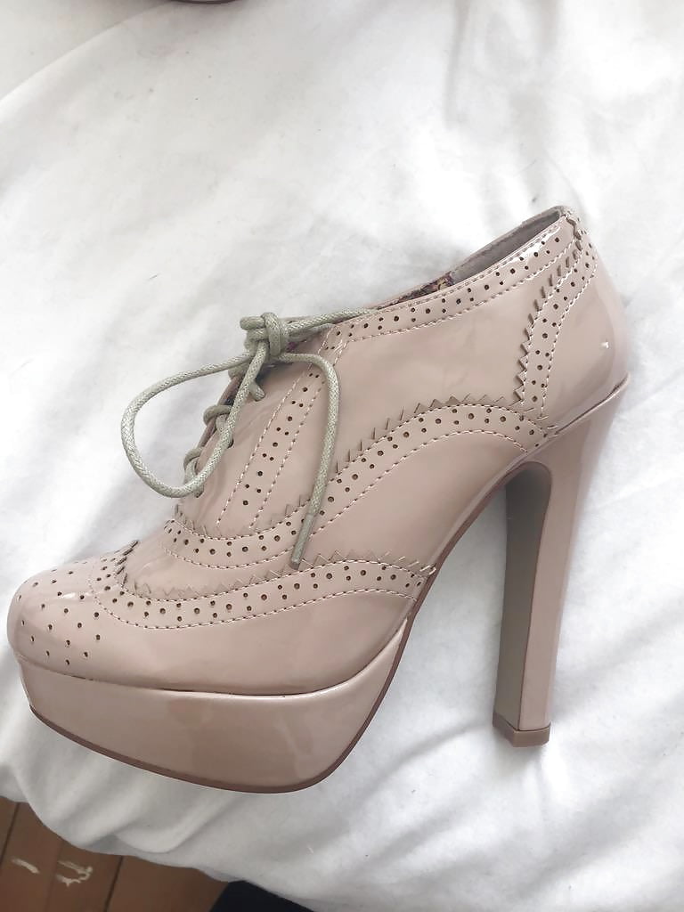 XXX Busty eBay Seller #5