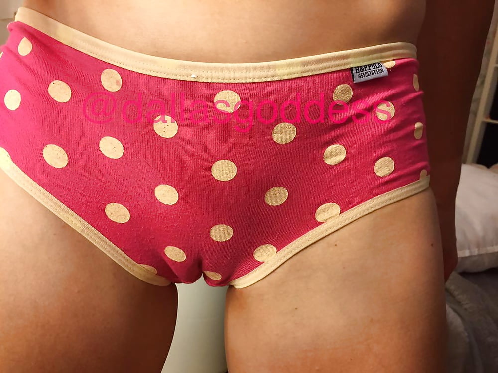 XXX Busty eBay Seller #5