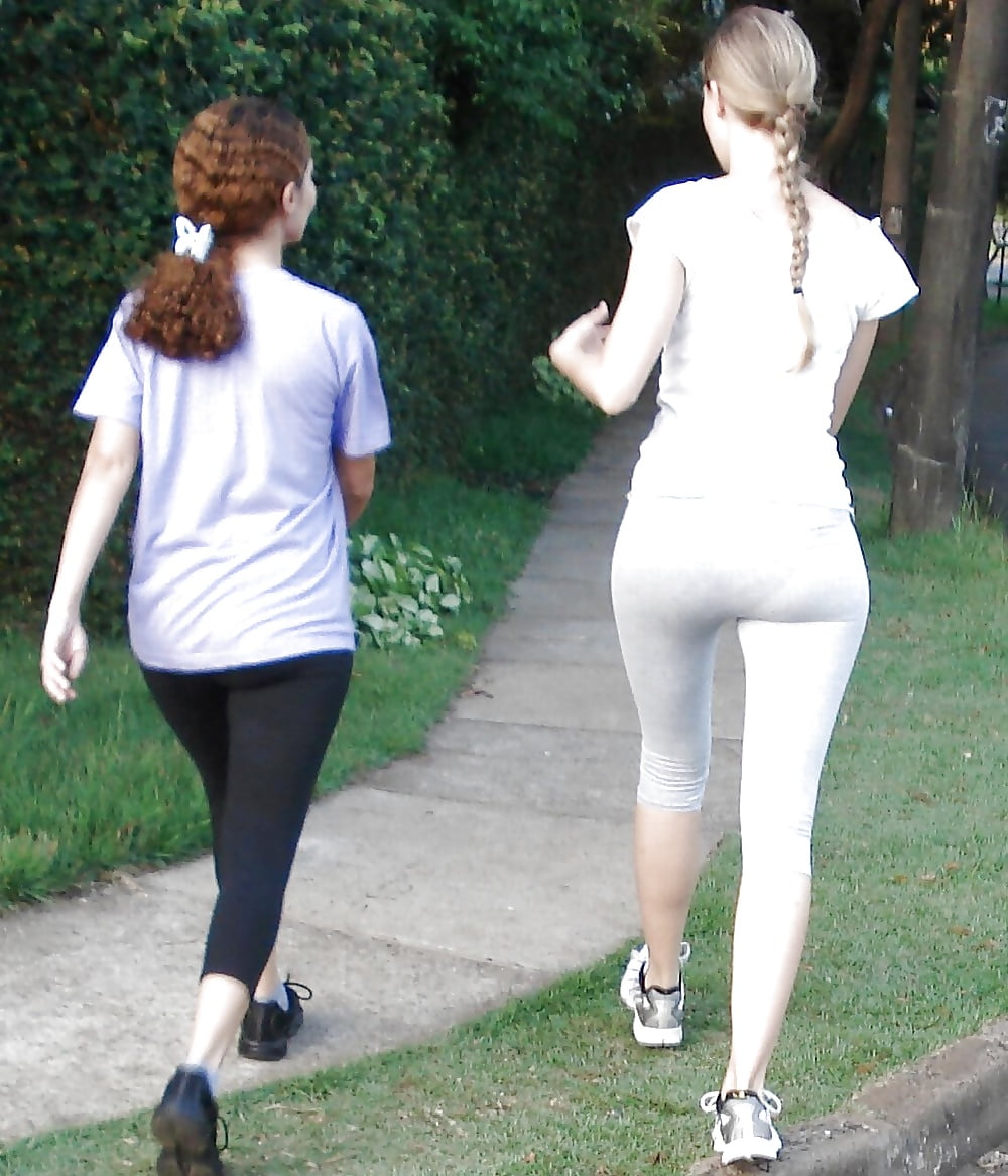 XXX Candid young slut : transparent legging II
