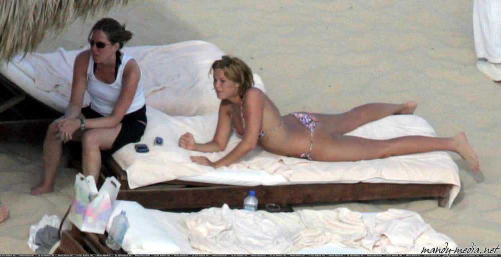 Mandy Moore Mexico Vacation Bikini Pics 2005 9 Pics