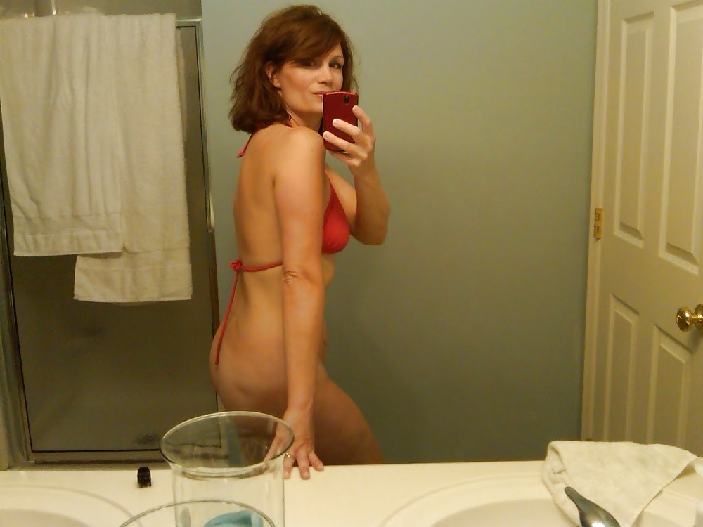 XXX sexy milf's selfshots