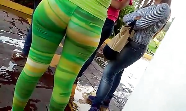 XXX mi sobrina y sus leggins parte 4 casi me vine