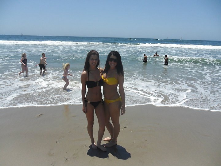 XXX 2 sexy chicks at beach!!!