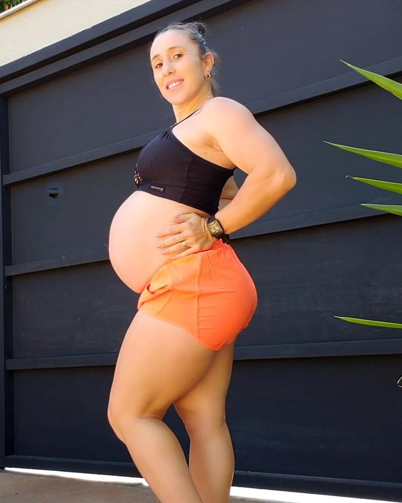 Hot amateur fitness mom Elaine pregnant 2 - 24 Photos 