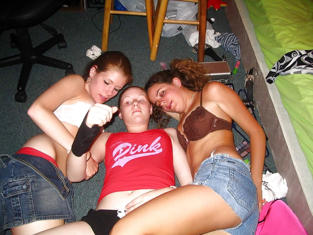 XXX Sexy Babe and her friends x