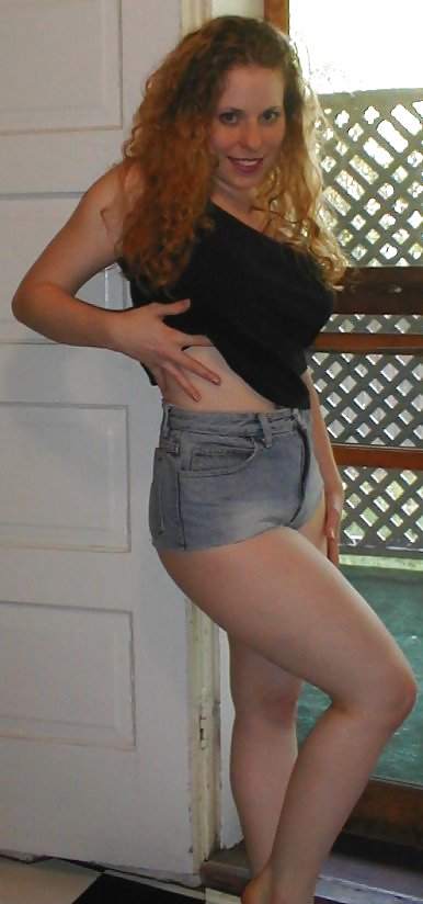 Xxx Kira Redhead Amateur Poses In Jean Shorts 13470565