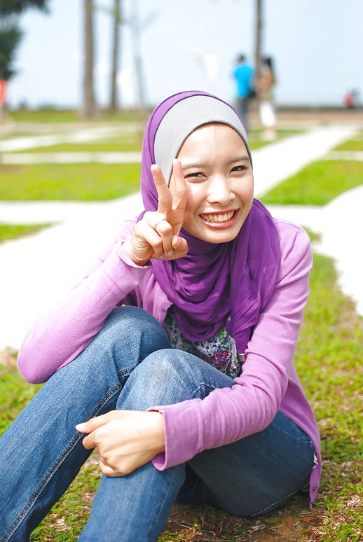 XXX Chinese looking Malay with hot cumshot