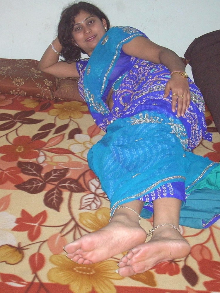 Divyas Sexy Indian feet - 48 Photos 