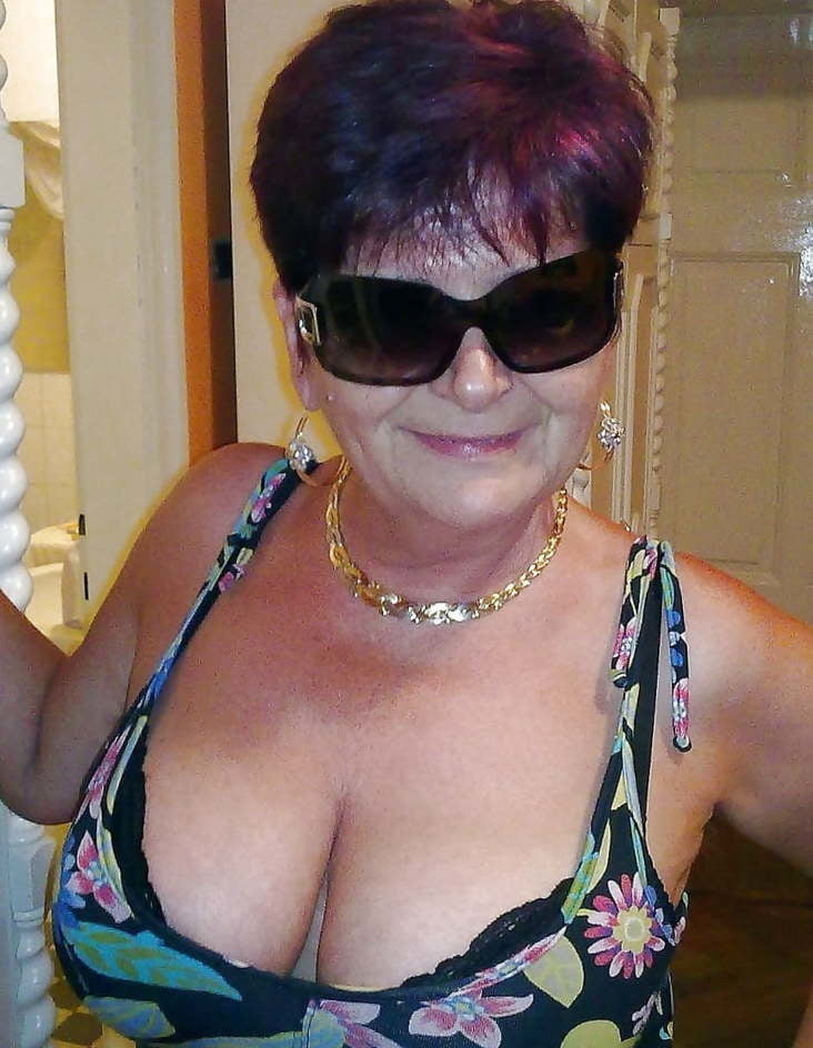 Mature 325 - 49 Pics 