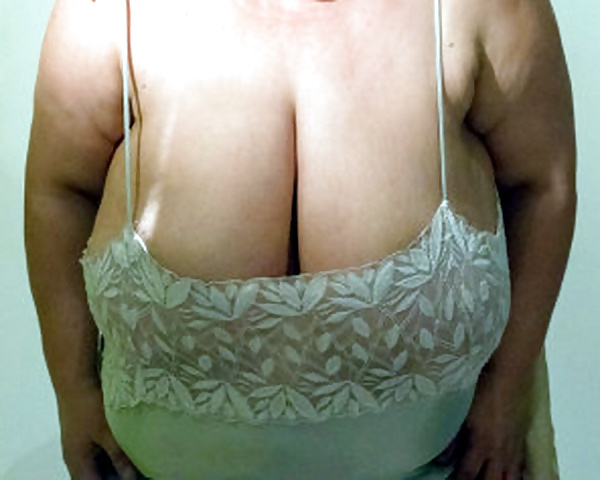 XXX Granny neighbor with Big boobs! Amateur!