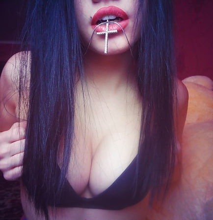 A lean, but attractive Anastacia.