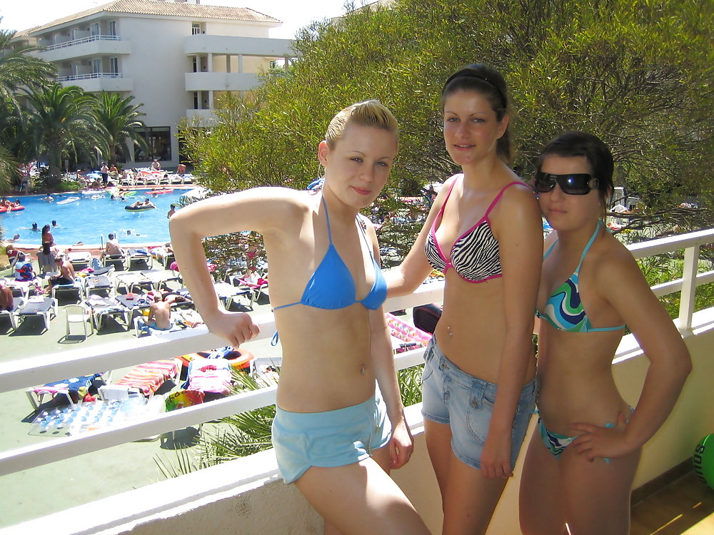 XXX bikini amateurs