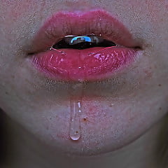 foto-podborka-spermi-vitekayushey-izo-rta-toshuyu-moloduyu-ochko