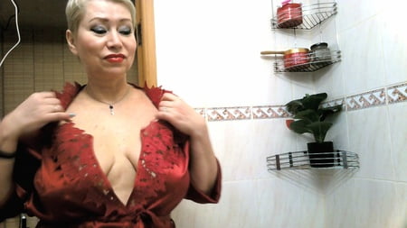 hot russian milf aimee sucking masturbates in shower         