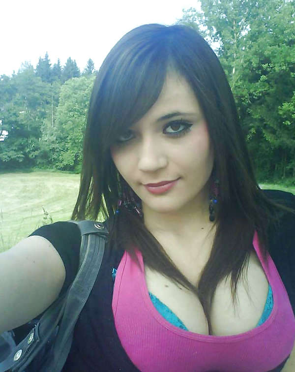 XXX Some Amateur Young Chicks  selfshots