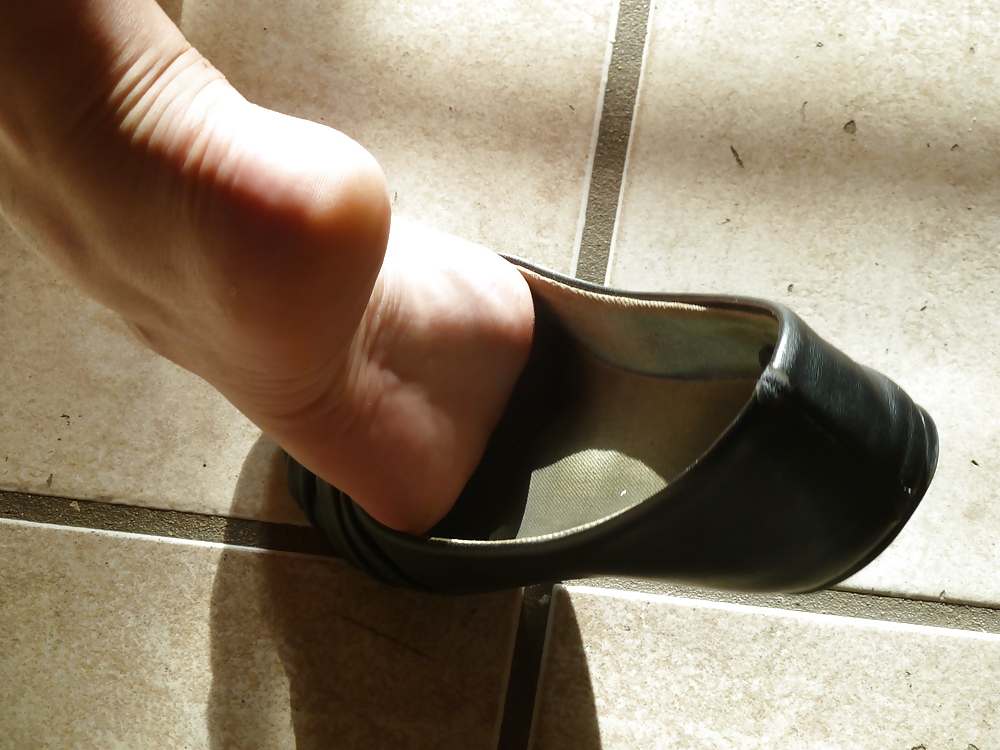 XXX Babysitter stinky ballerina