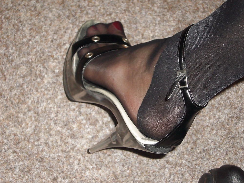 XXX sexy feet & heels
