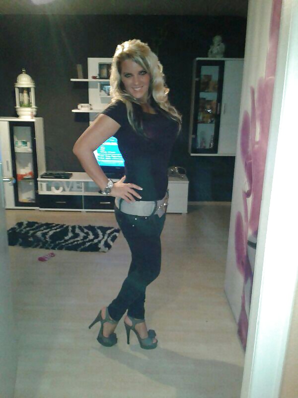 XXX beautiful girls who needs a real BBC