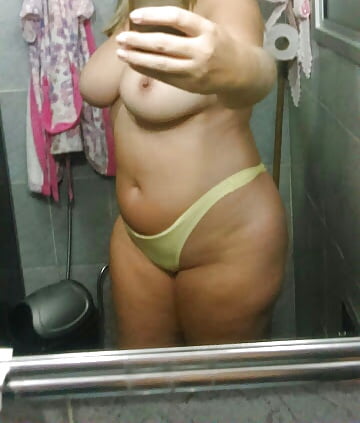 XXX Coroa gordinha linda