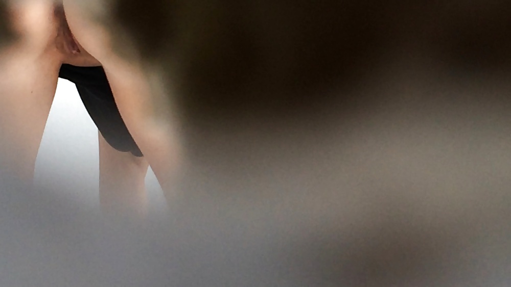XXX voyeur hole in wall