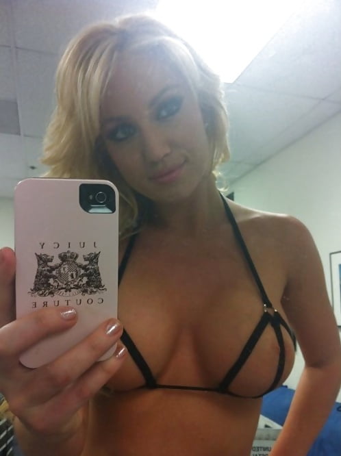 XXX hot selfies 1