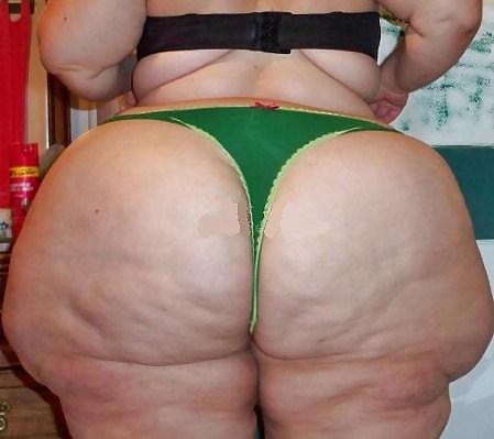 XXX Candi has a HUMONGOUS ASS !!!