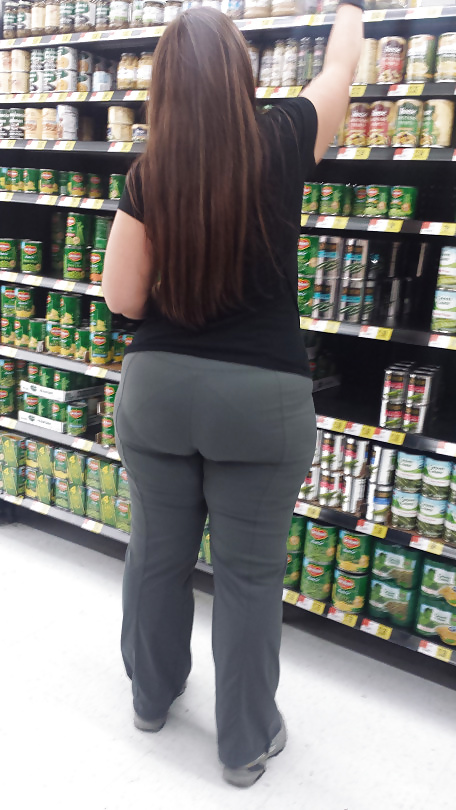 XXX phat ass pawg at wal mart