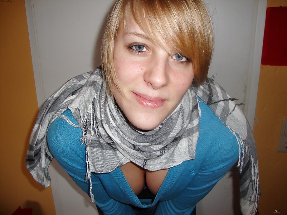 XXX Hot Blond Amateur Teen