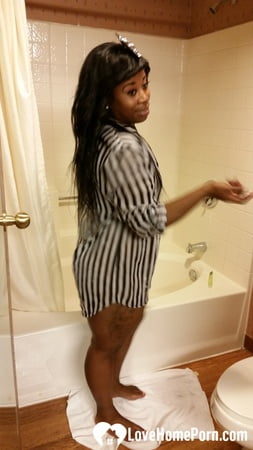 black honey gets recorded as she showers         