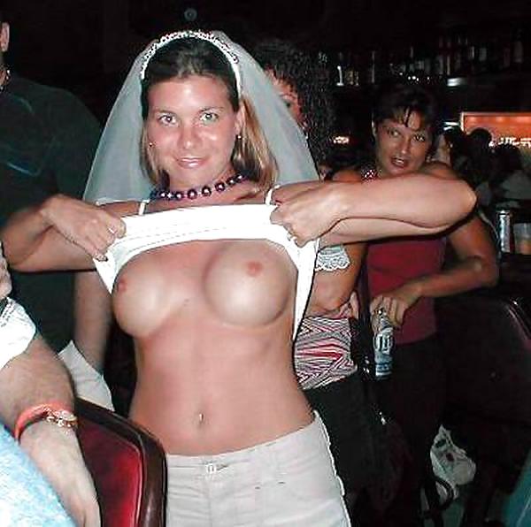 XXX Wedding Brides- Partyhose-Stocking Upskirts, Oops!