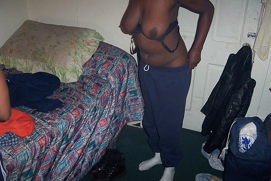 XXX Amateur Ebony Lesbian Skeezers - A4E