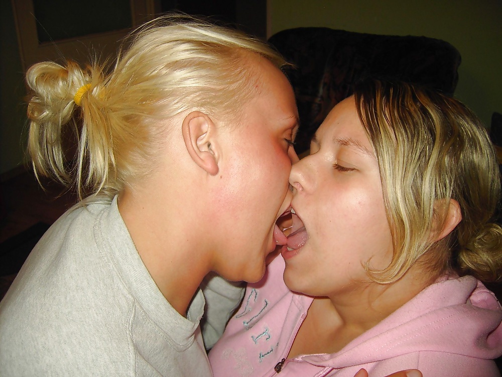 XXX LESBIAN KISS 3