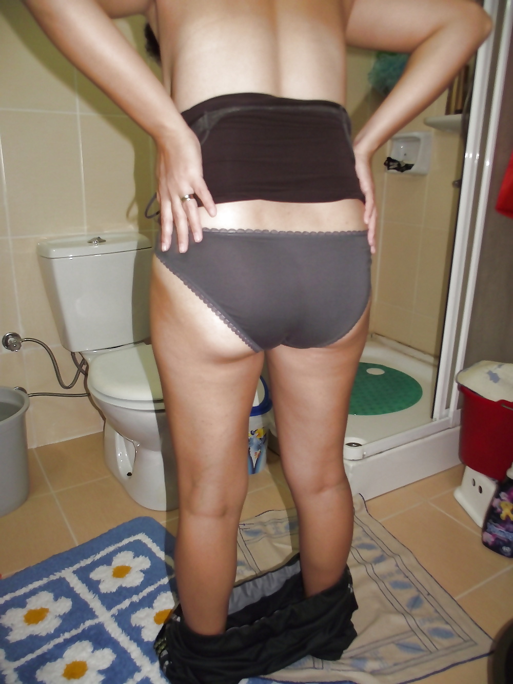 XXX Turkish Wife ready for shower