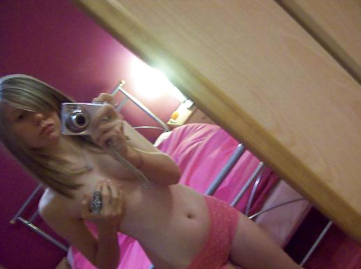 XXX The Beauty of Amateur Skinny College Teens Self Pic