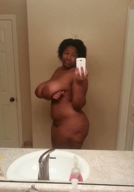 BBW ebony selfshot - 16 Photos 