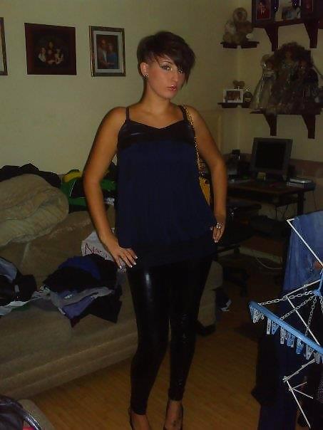 XXX facebook slag from birmingham 20 yr old non nude