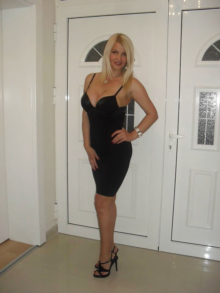 XXX Blonde MILF facebook