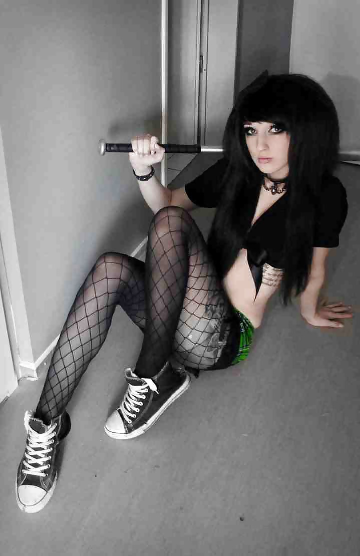 XXX sexy little emo chick