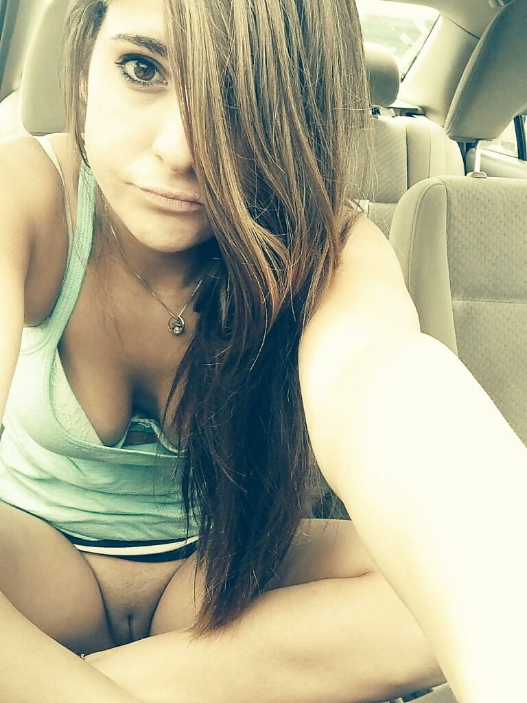 XXX Selfie pretty pussy