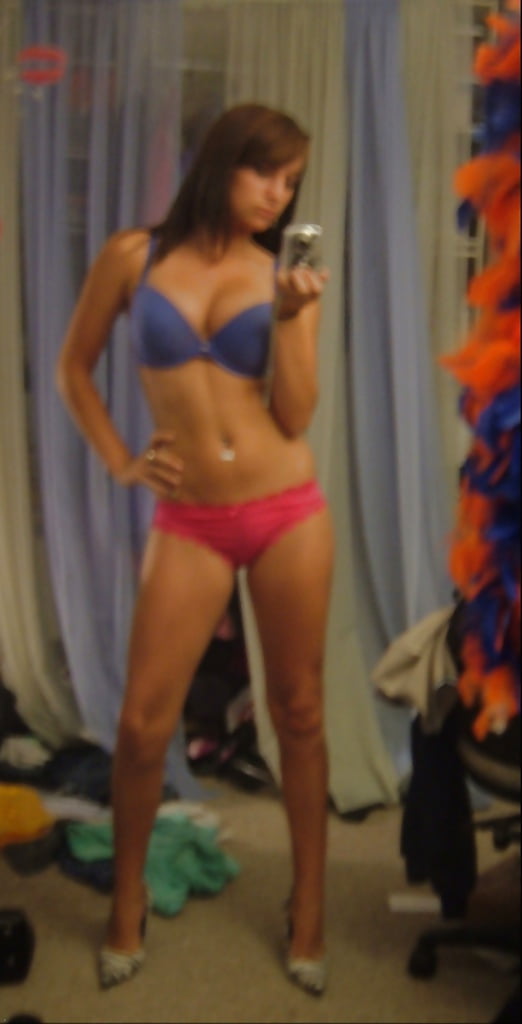 XXX Priscilla Selfshots