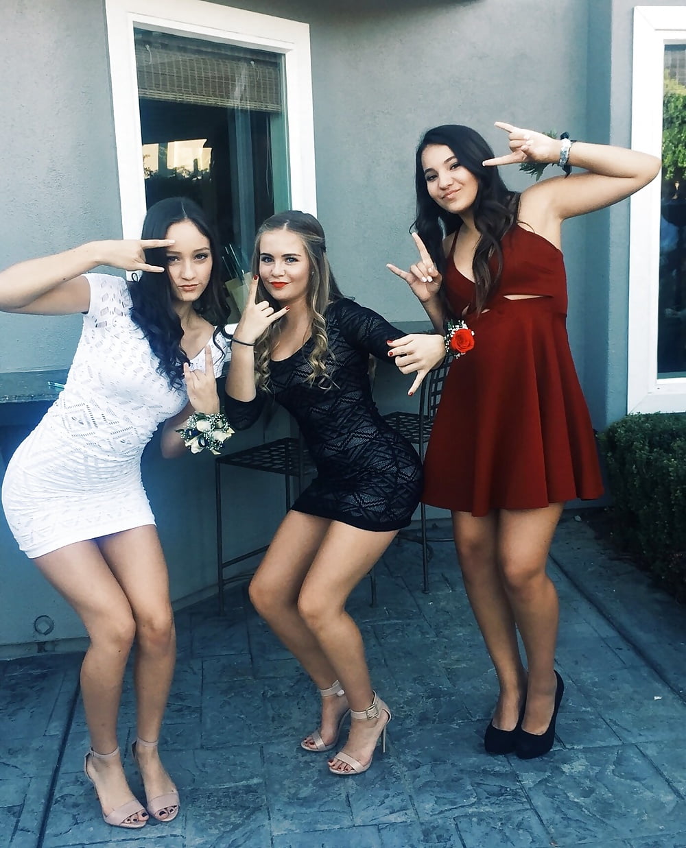 XXX Hot teens bodys 18+