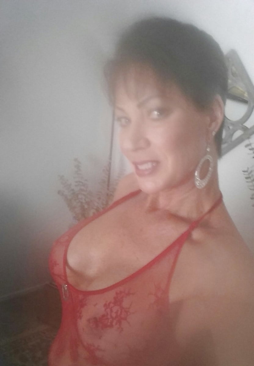 XXX Twitter MILF