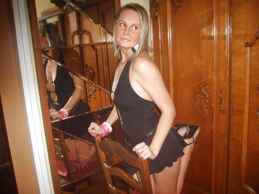 XXX blond girls
