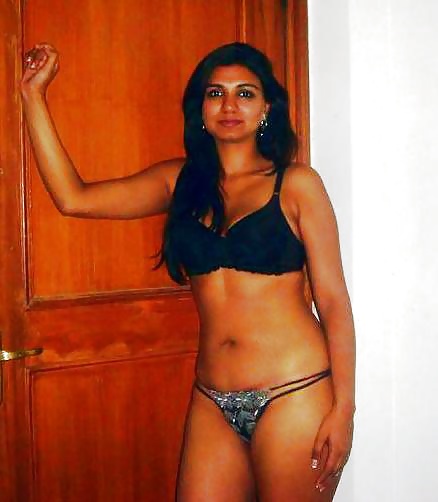 XXX INDIAN HOT BIKINI BABES